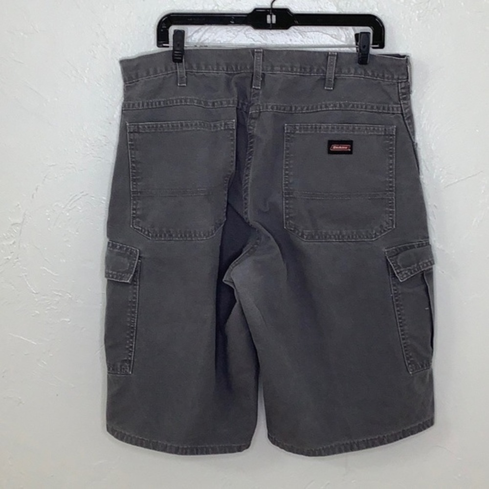 Dickes gray jean cargo shorts relaxed fit size 38 EUC - Picture 4 of 16